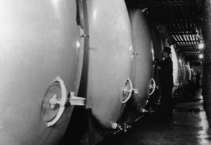 Brauerei-Felsenau-Bier-Bern-Beer-Felsenkeller-Tanks-1940
